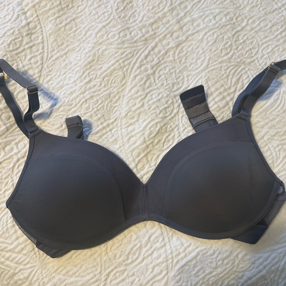 Lively - The No-Wire Push-Up: Smoke